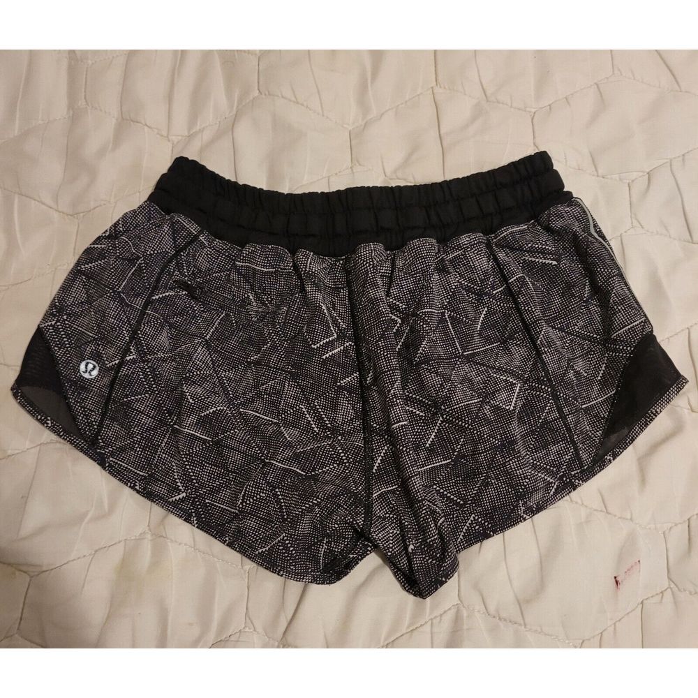 Lululemon Hotty Hot Short Women's Lined Size 4 Heather Gray /Black‎